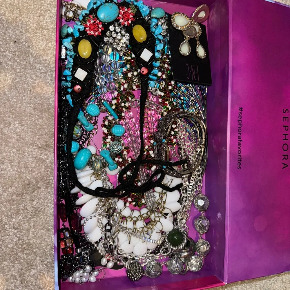 Large Jewelry Set - Picture 1 of 11